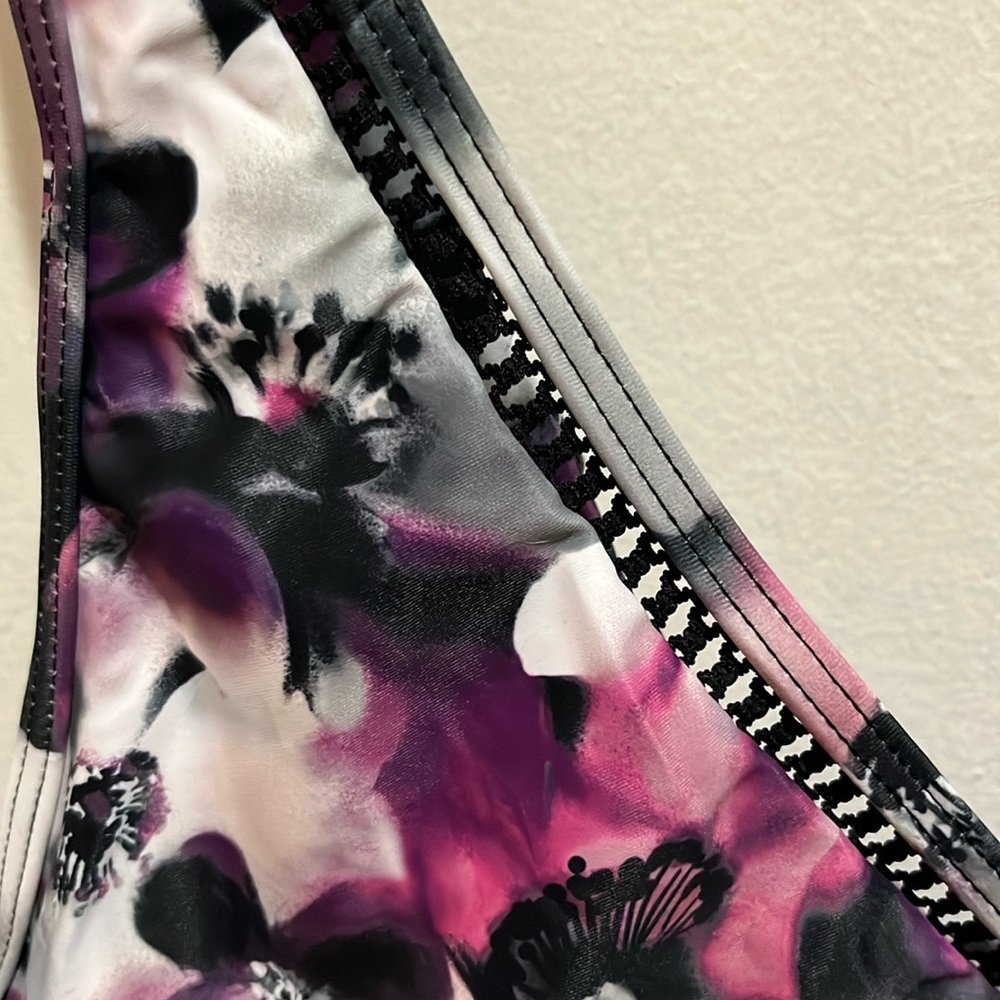 Floral Print Swimsuit - Picture 3 of 9